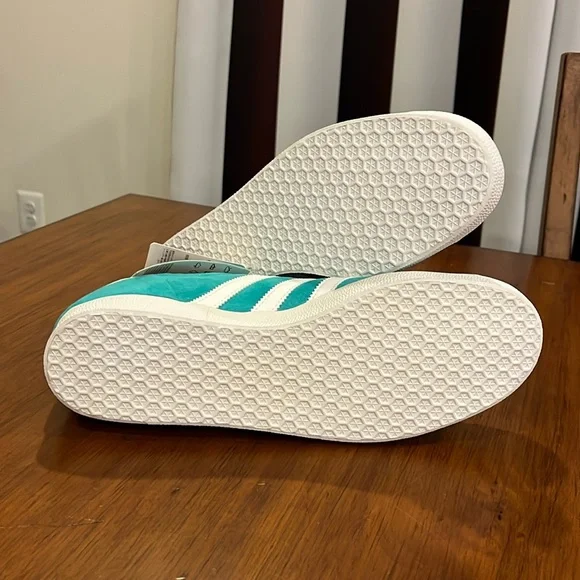 Adidas Gazelle Shoes Sneakers new EE5510 Hi-Res Aqua white Men’s Size 11